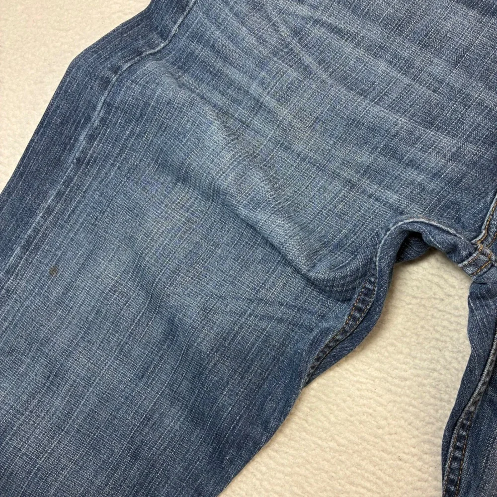 Levis measurements waist